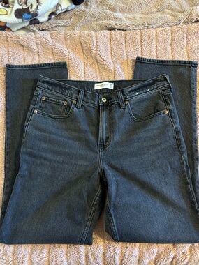 The Straight Mid Rise Jeans Abercrombie and Fitch size 30